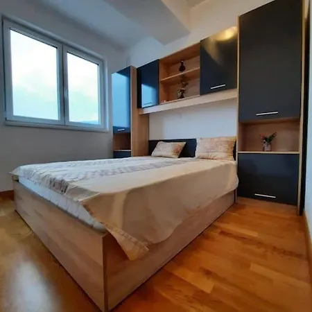 Апартаменты Cozy One-bedroom In Скопье