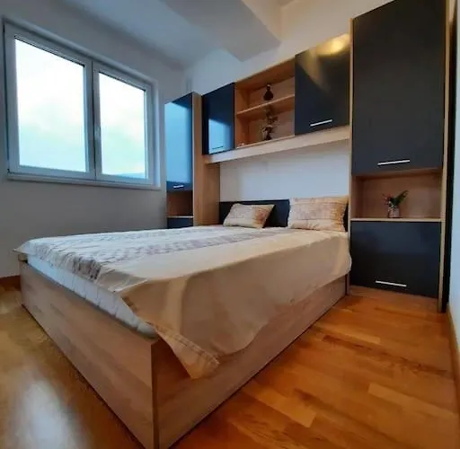 Апартаменти Cozy One-bedroom In Скоп'є